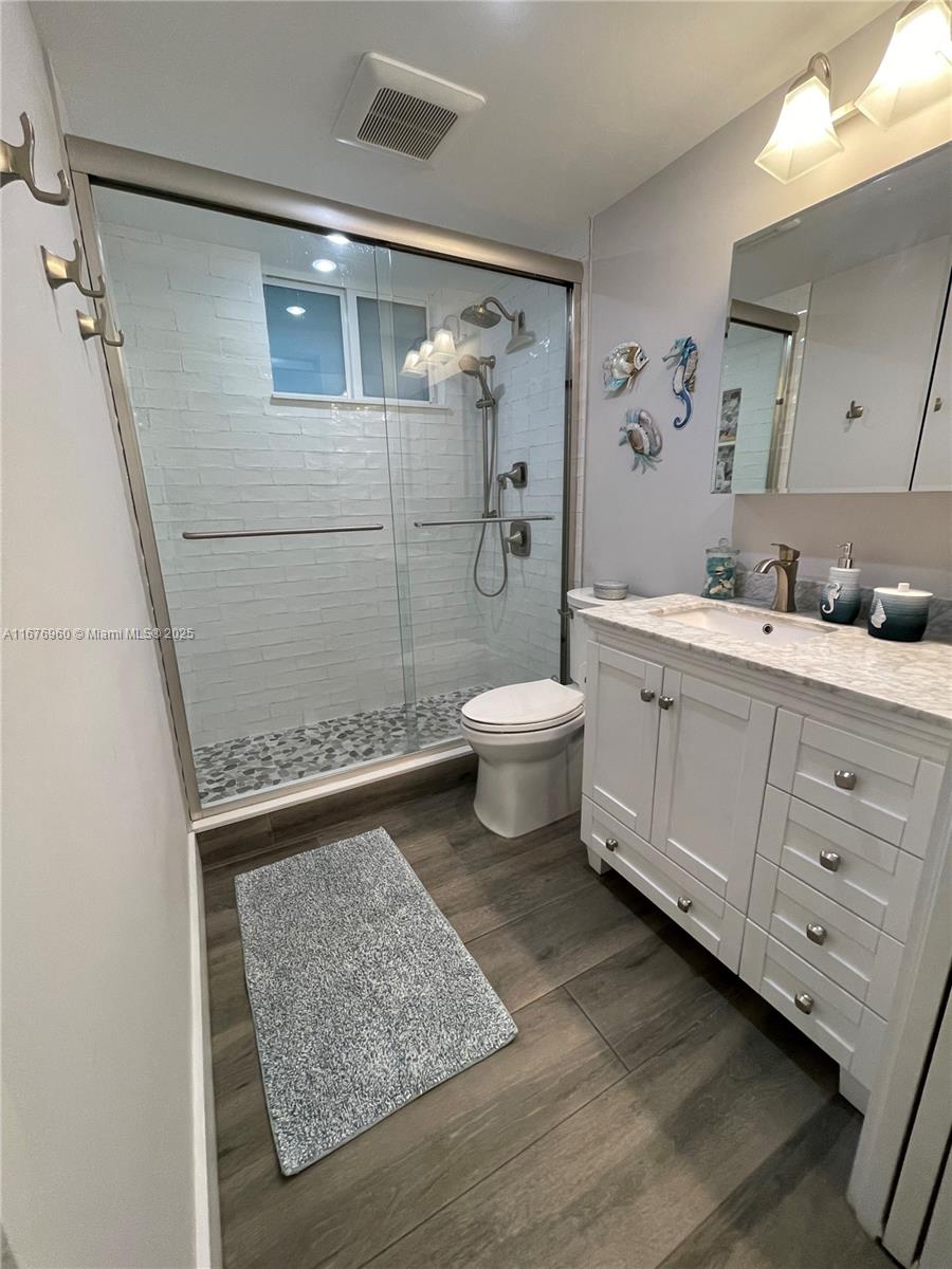 39 Lake Shore Dr
