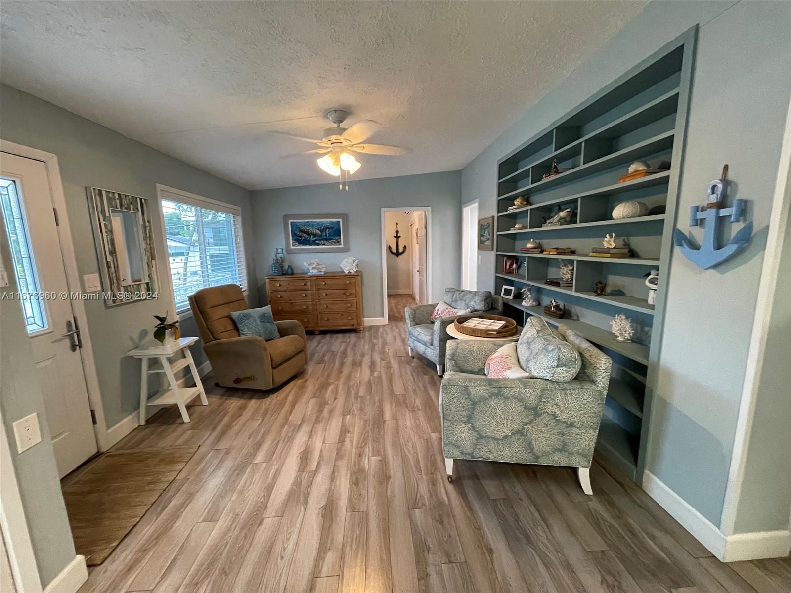 39 Lake Shore Dr
