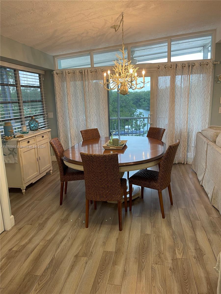 39 Lake Shore Dr