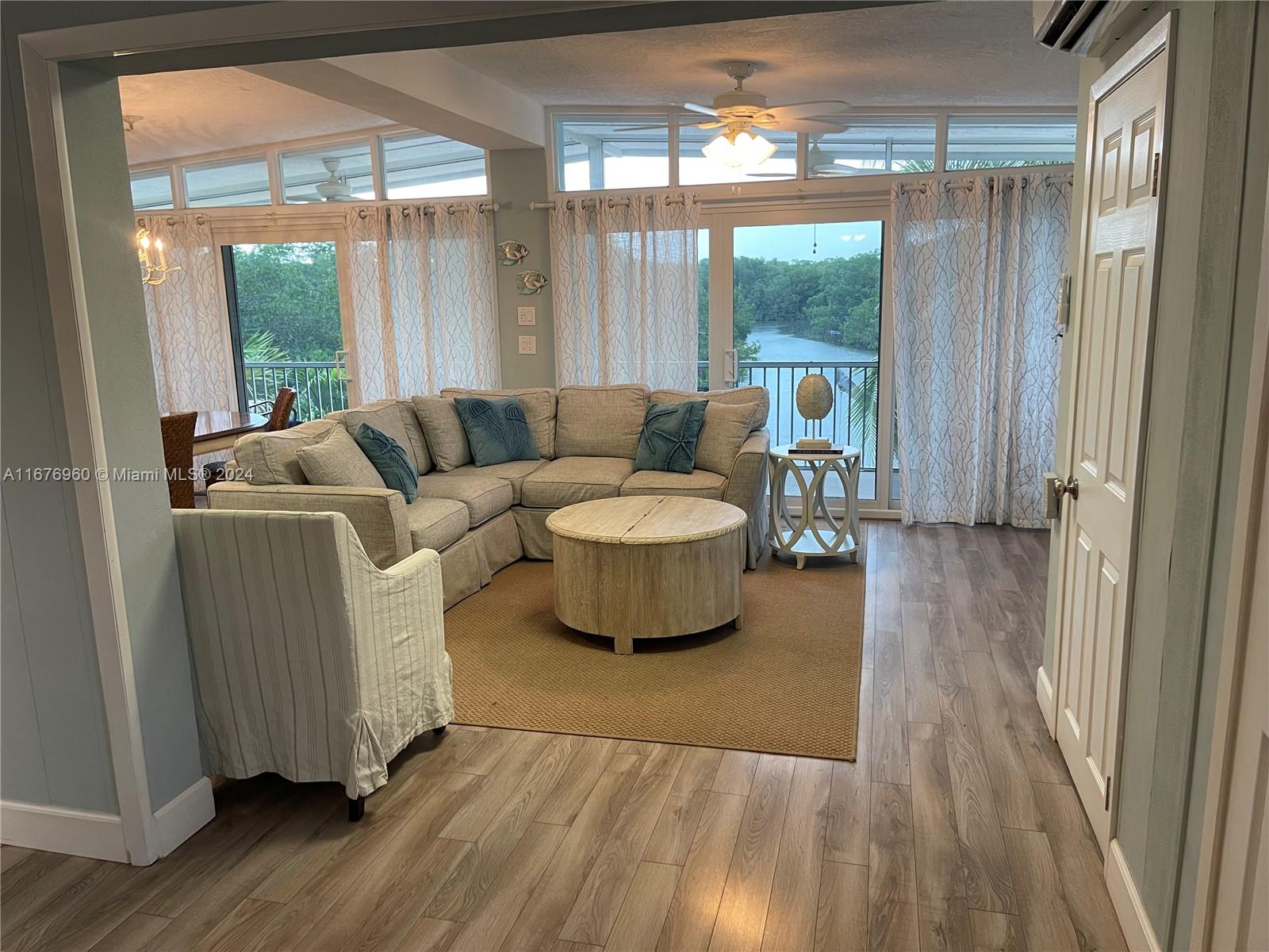39 Lake Shore Dr
