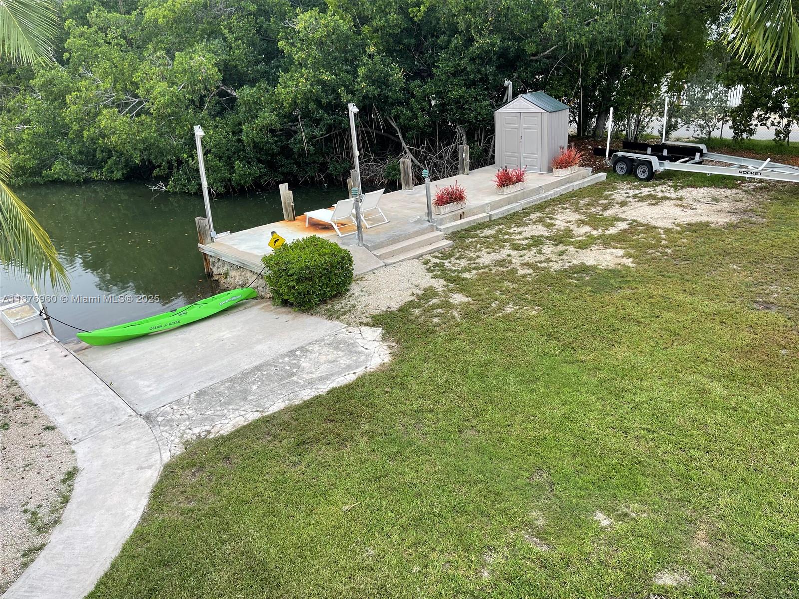 39 Lake Shore Dr