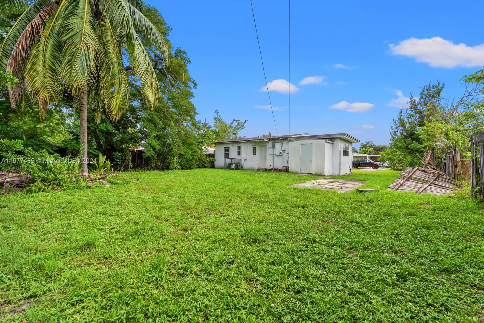 1601 NW 15th St