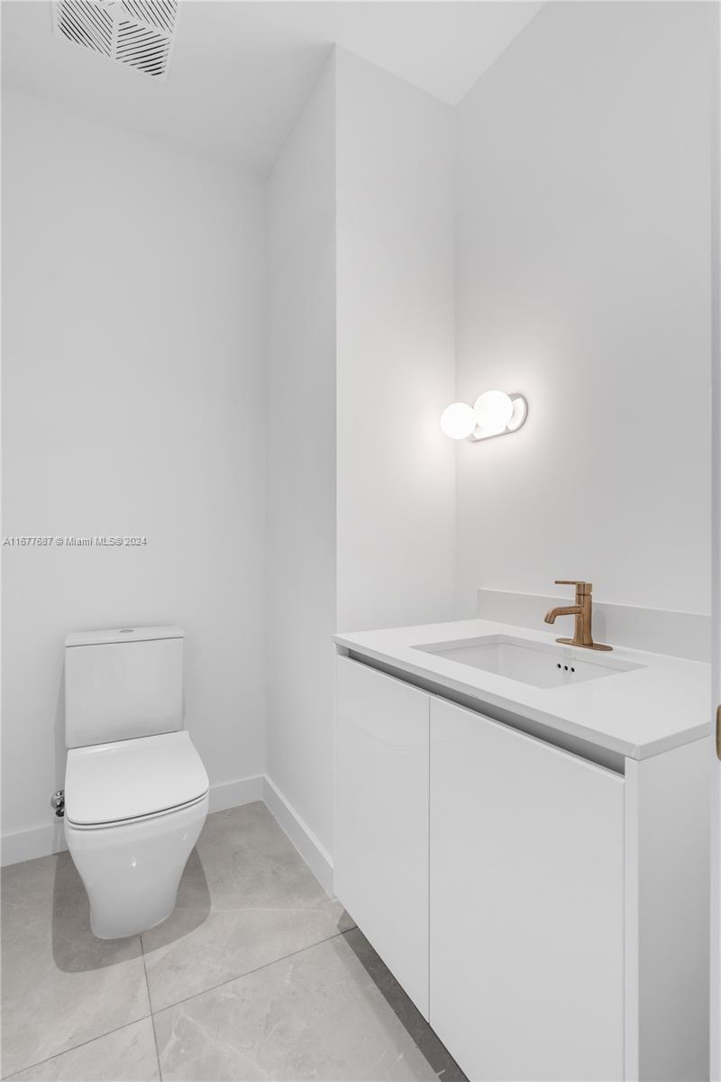 2655 SBayshore # 1506