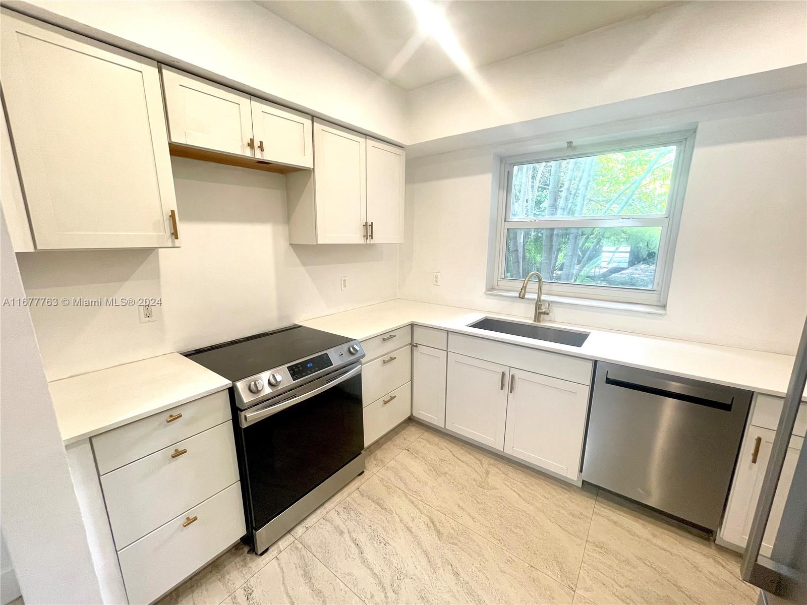925 Lenox Ave # 2