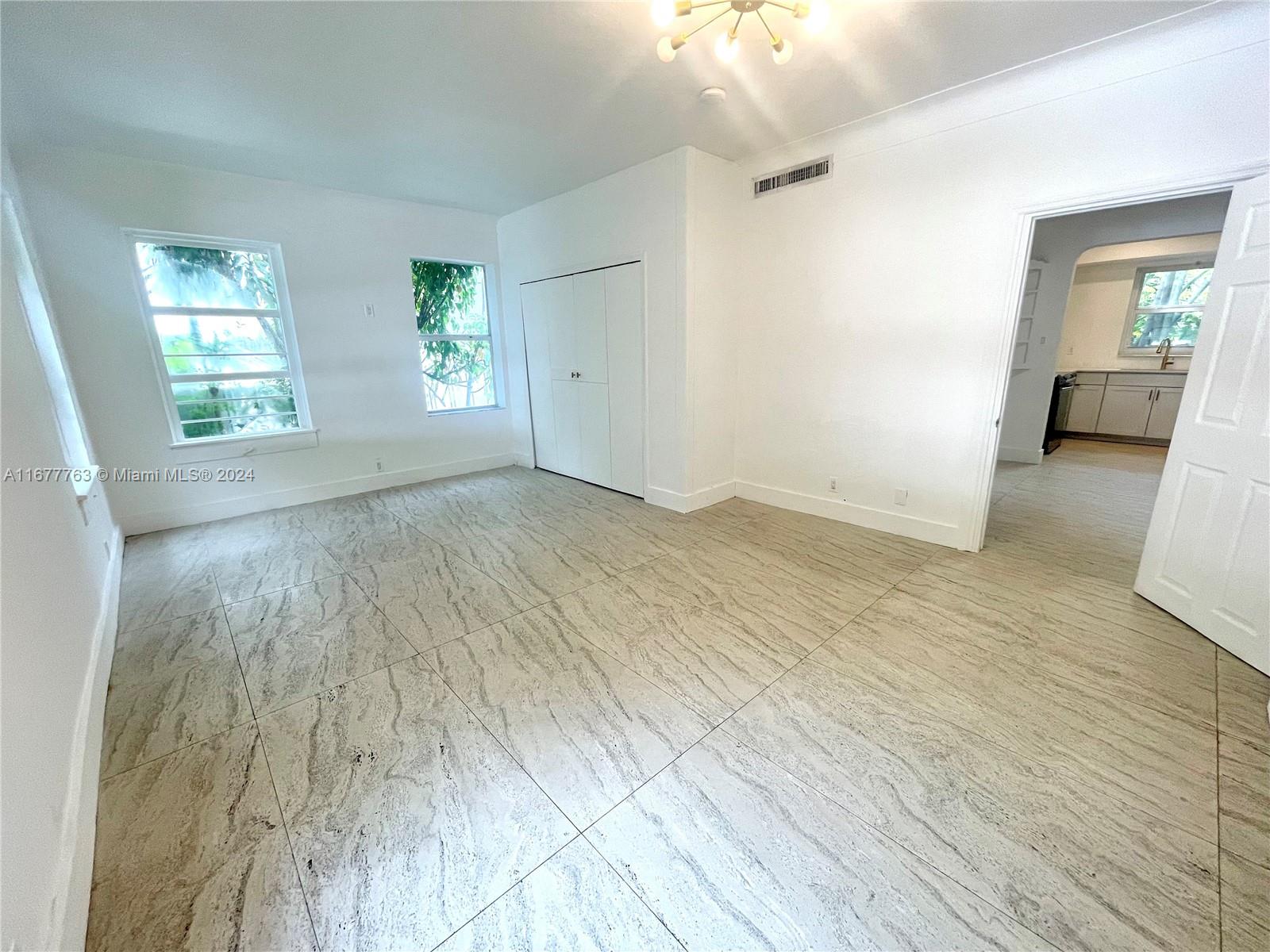 925 Lenox Ave # 2