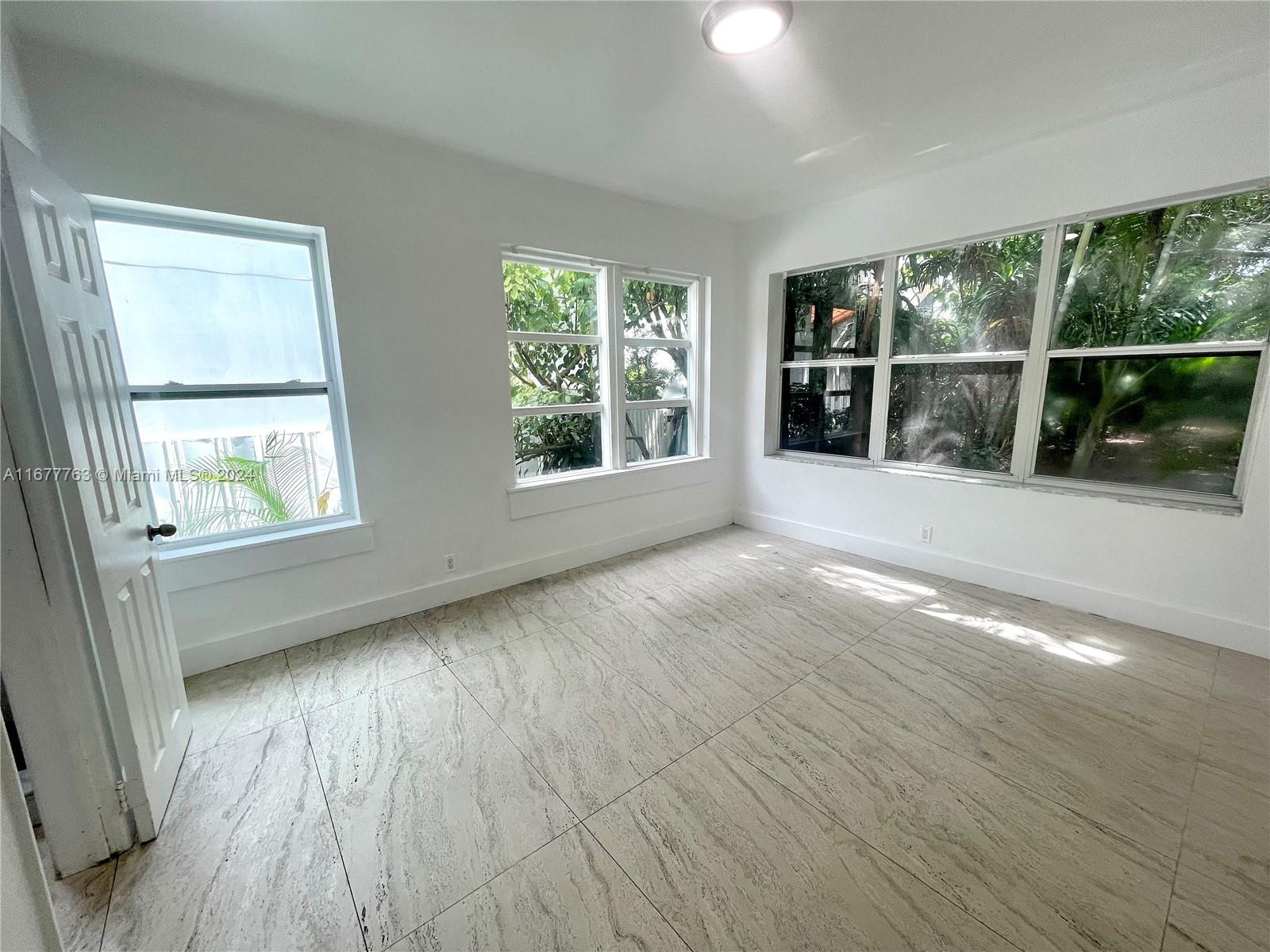 925 Lenox Ave # 2