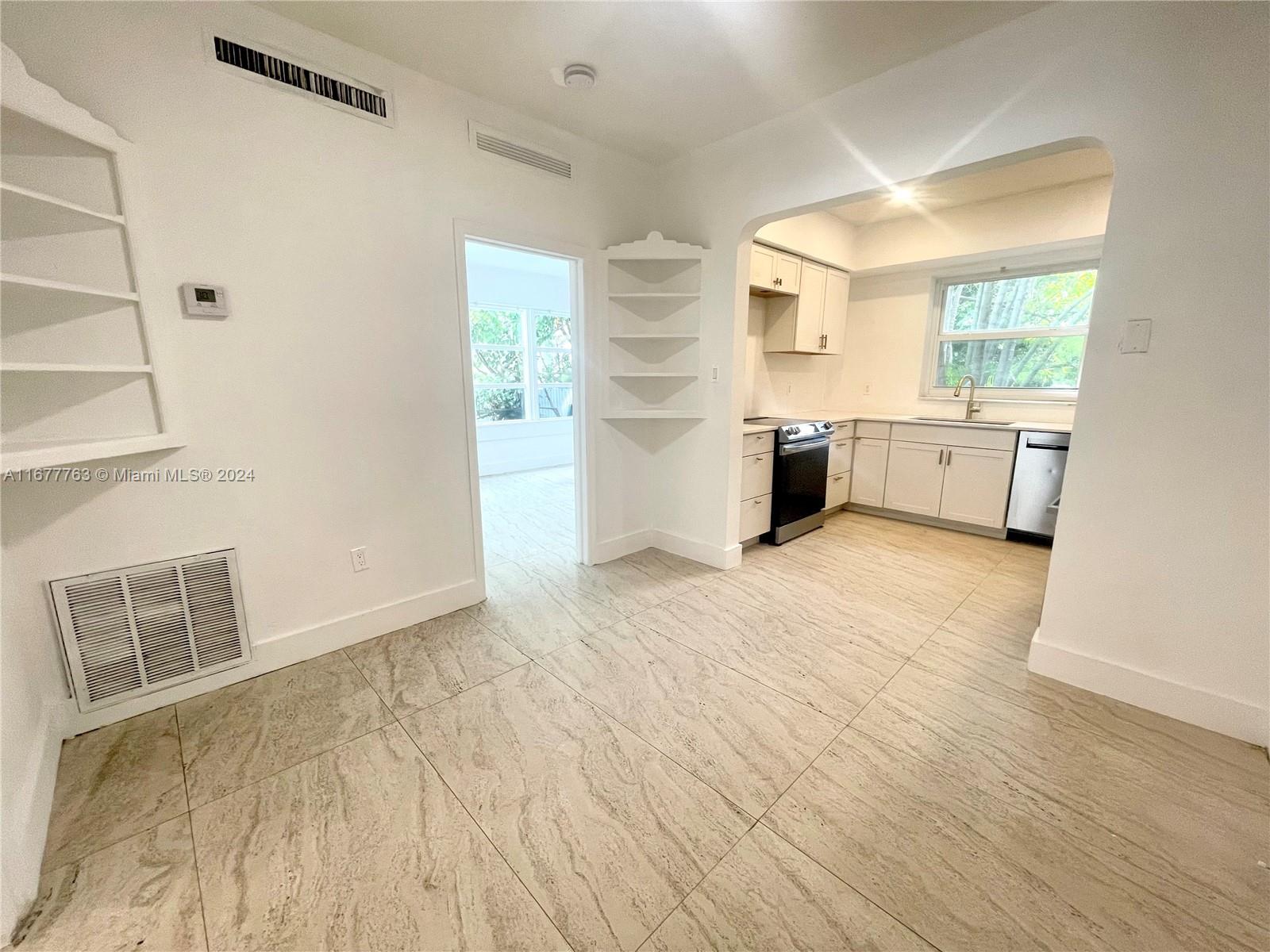 925 Lenox Ave # 2