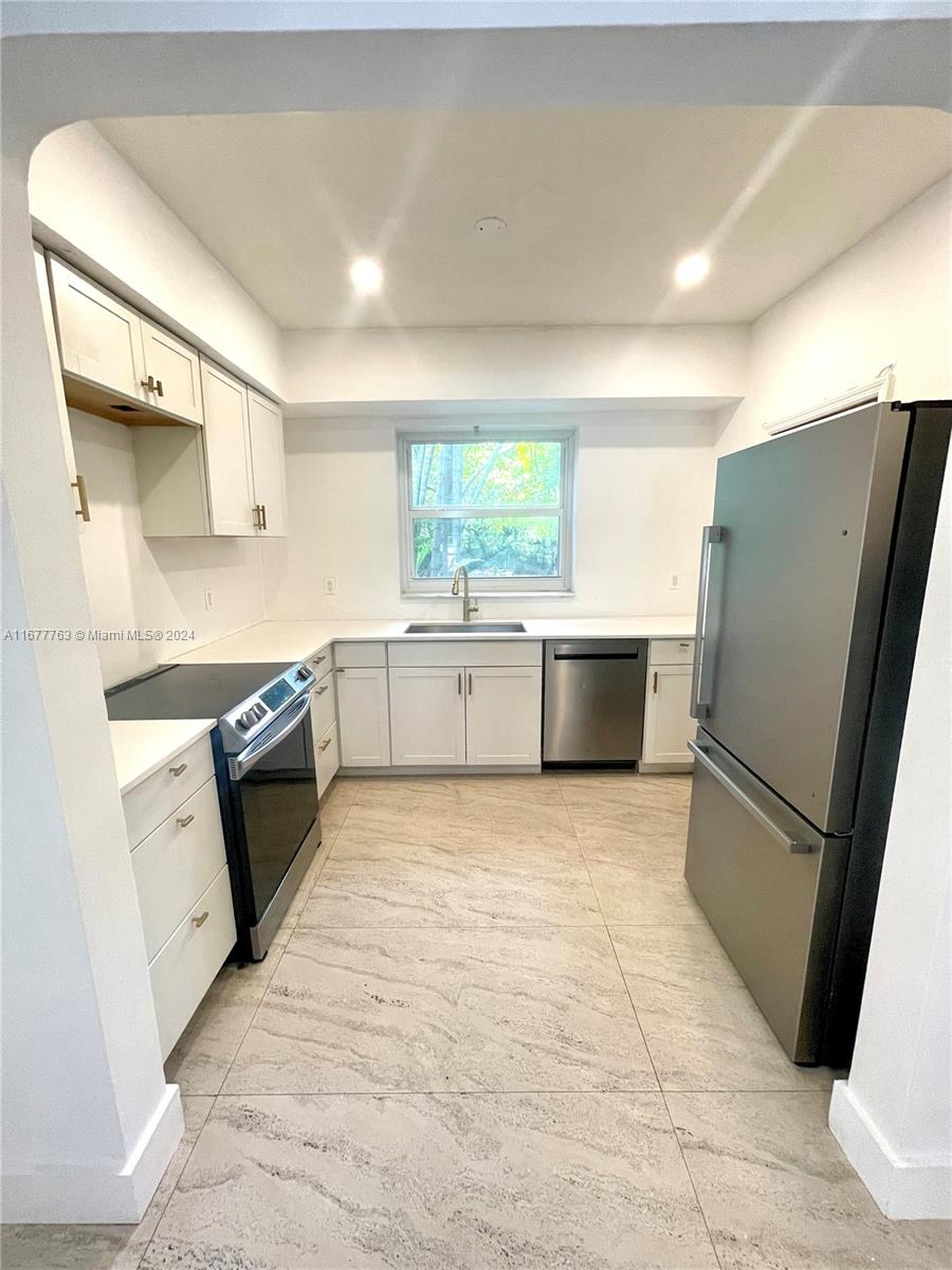 925 Lenox Ave # 2