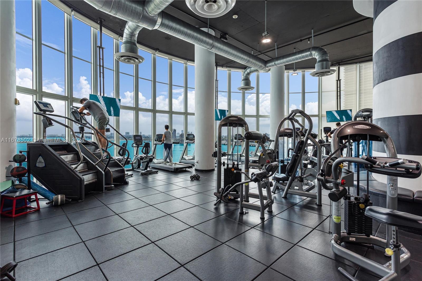 1800 N Bayshore Dr # 4108