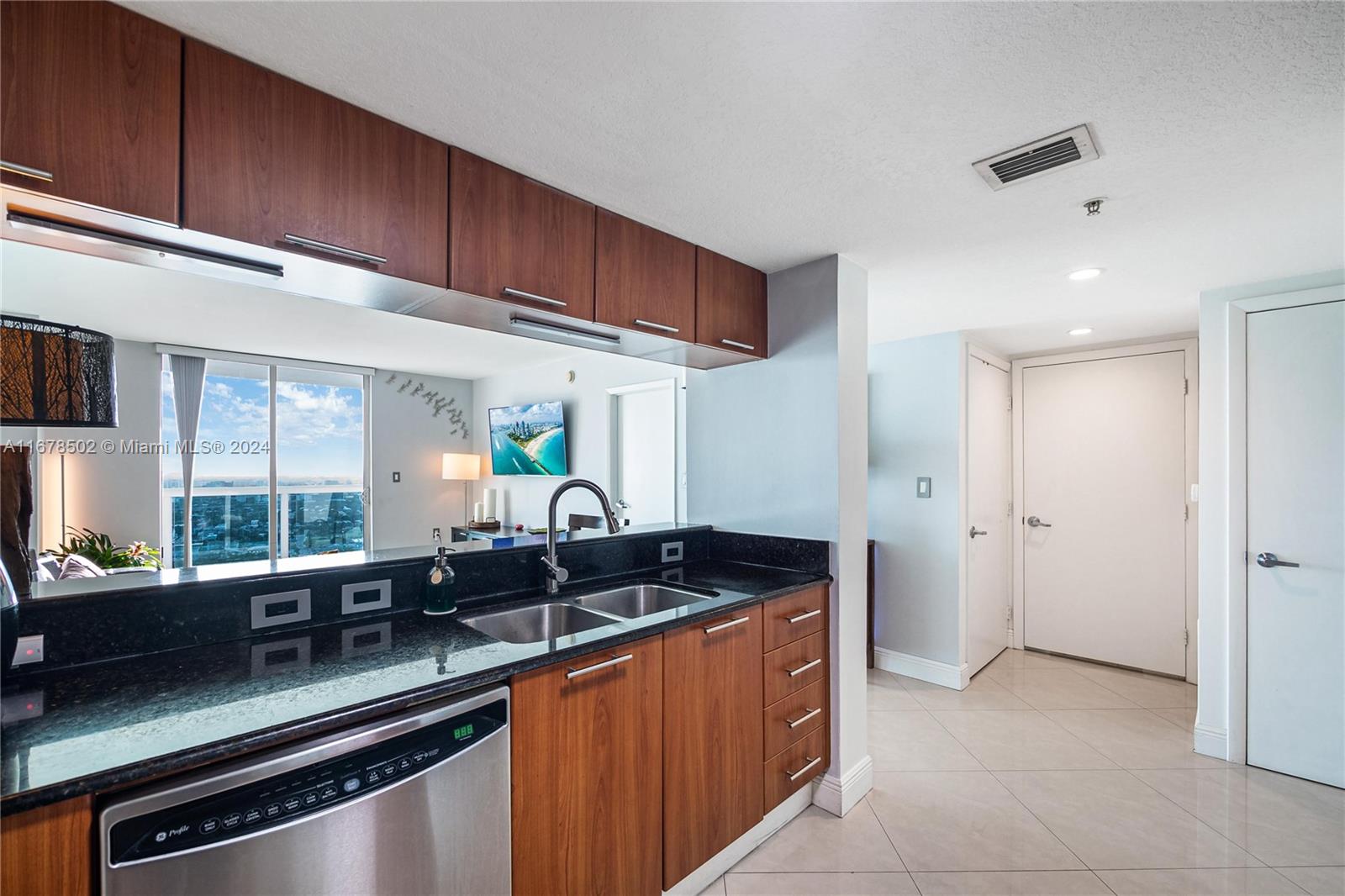 1800 N Bayshore Dr # 4108