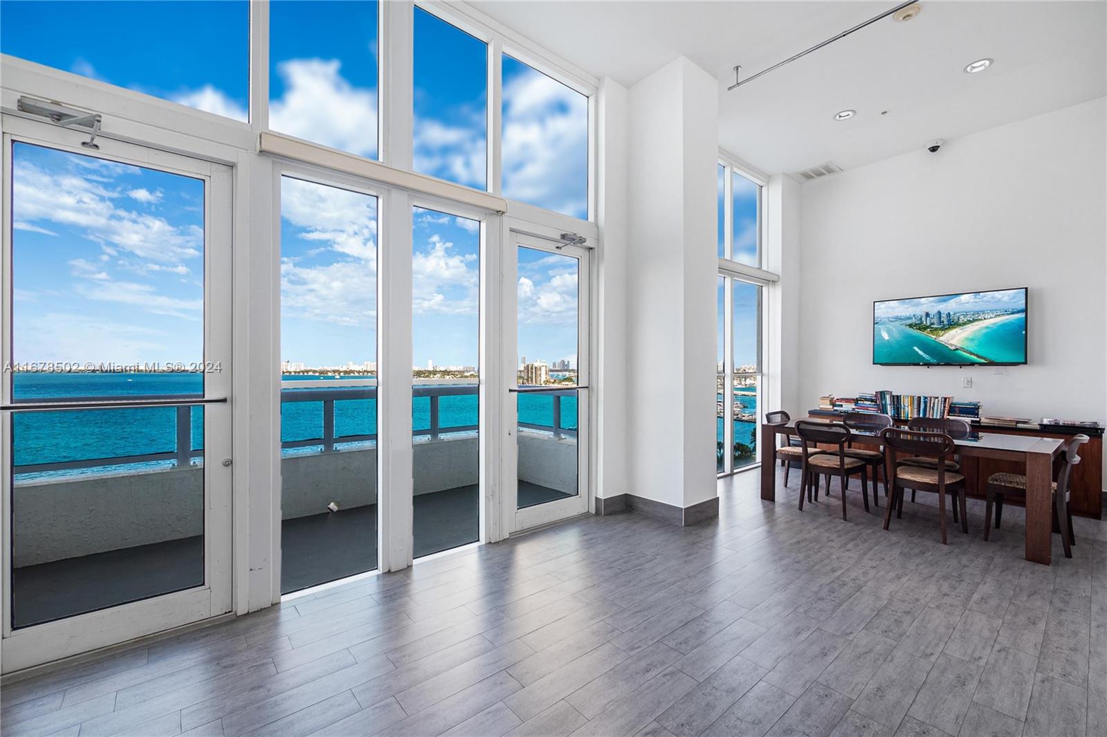 1800 N Bayshore Dr # 4108