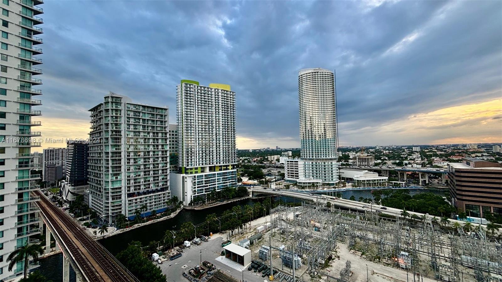 90 SW 3rd St # 2113