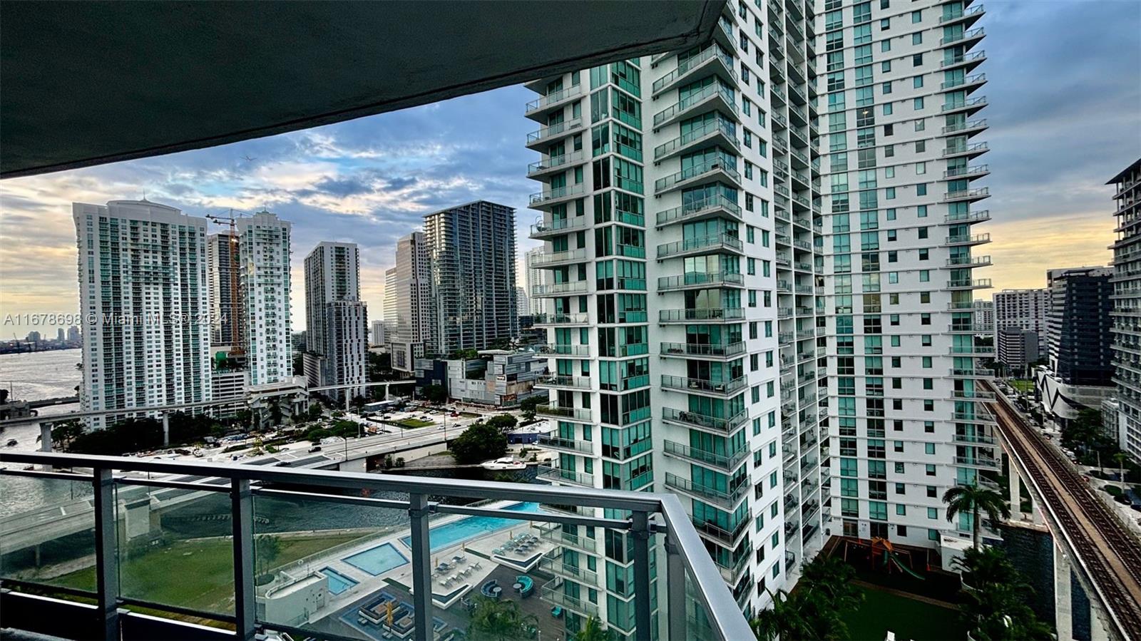 90 SW 3rd St # 2113