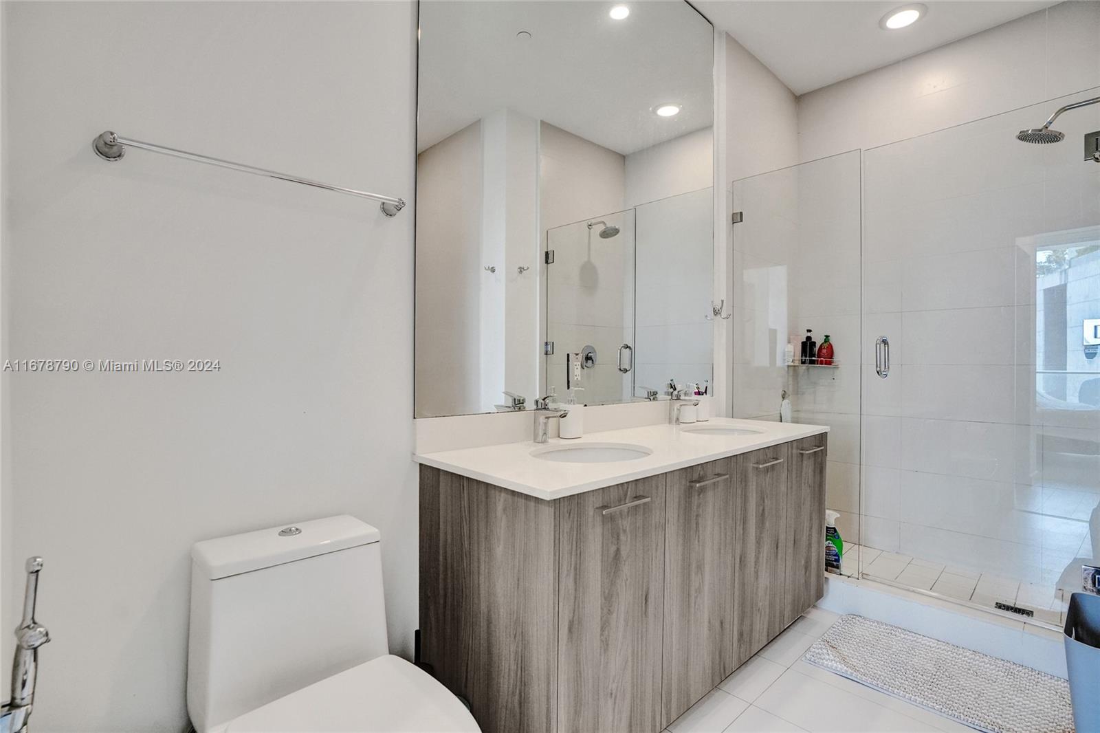 501 NE 31st St # 301