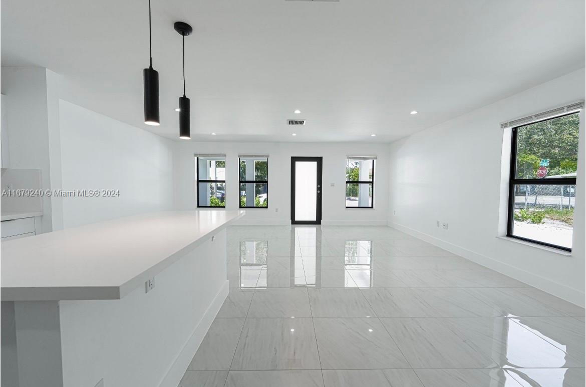 516 NW 47th Ter