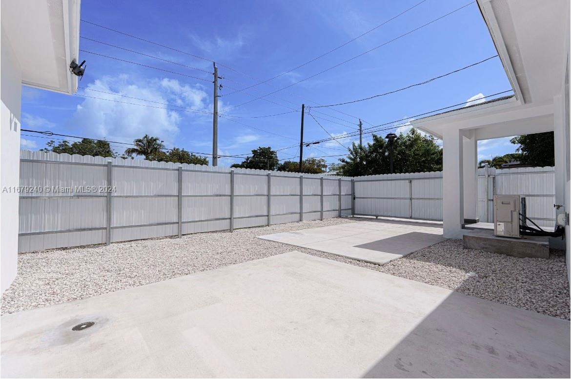 516 NW 47th Ter