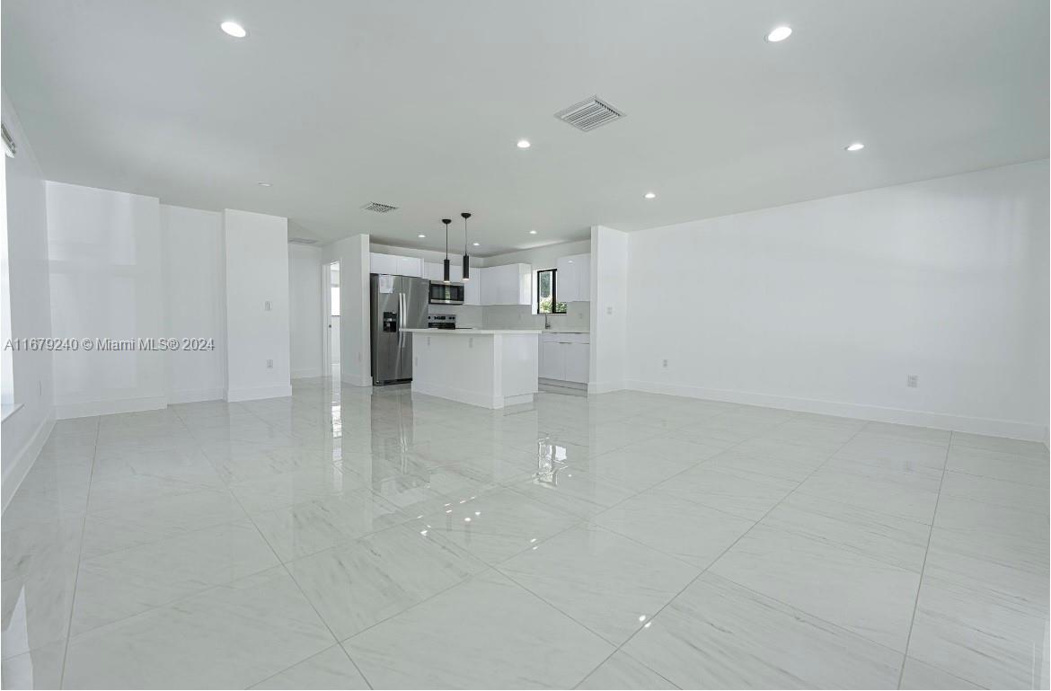 516 NW 47th Ter
