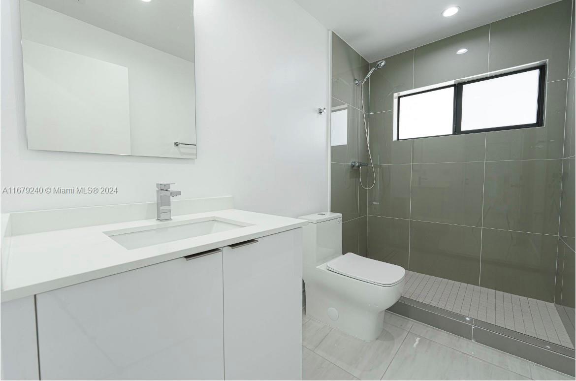 516 NW 47th Ter