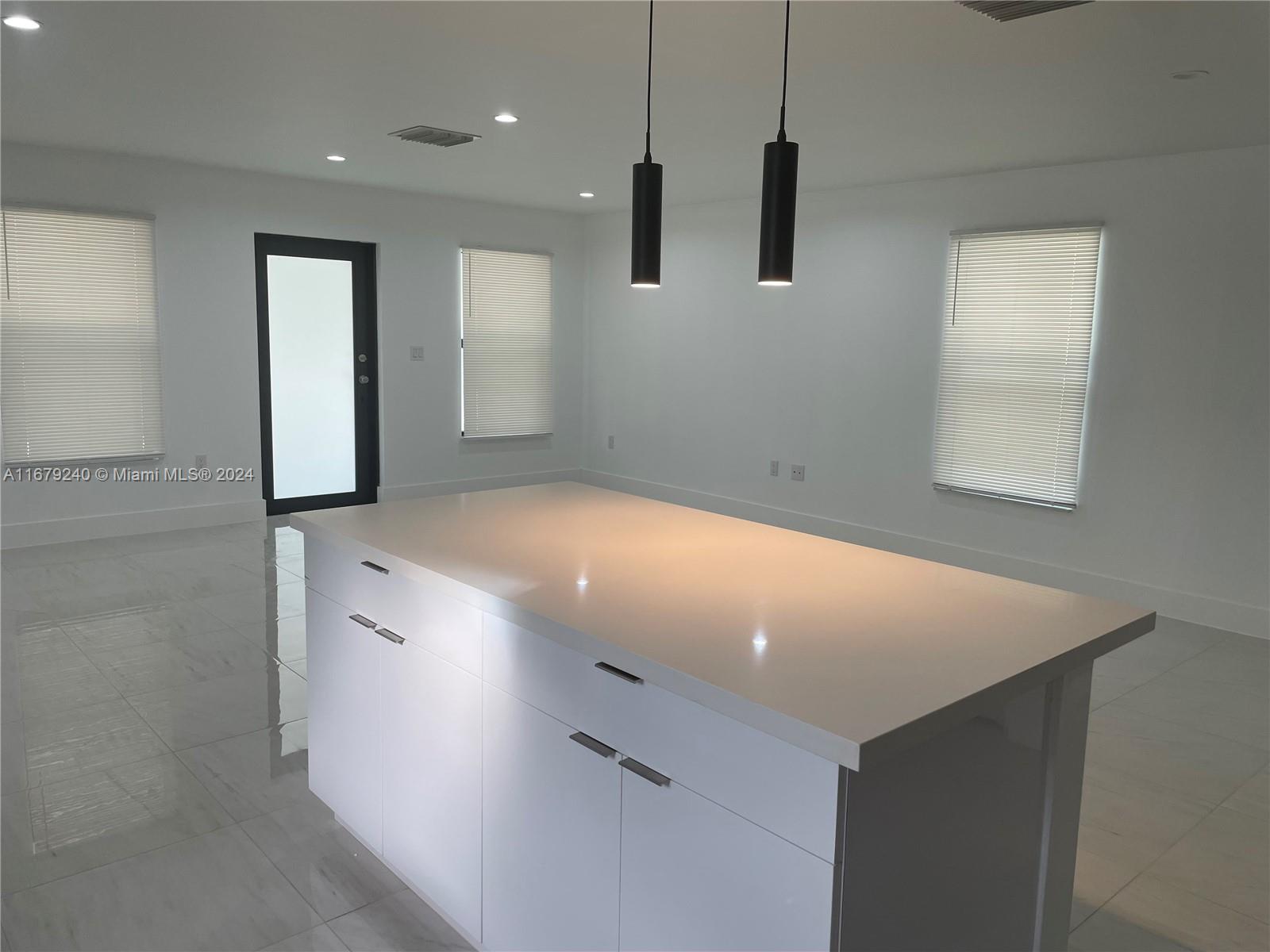 516 NW 47th Ter