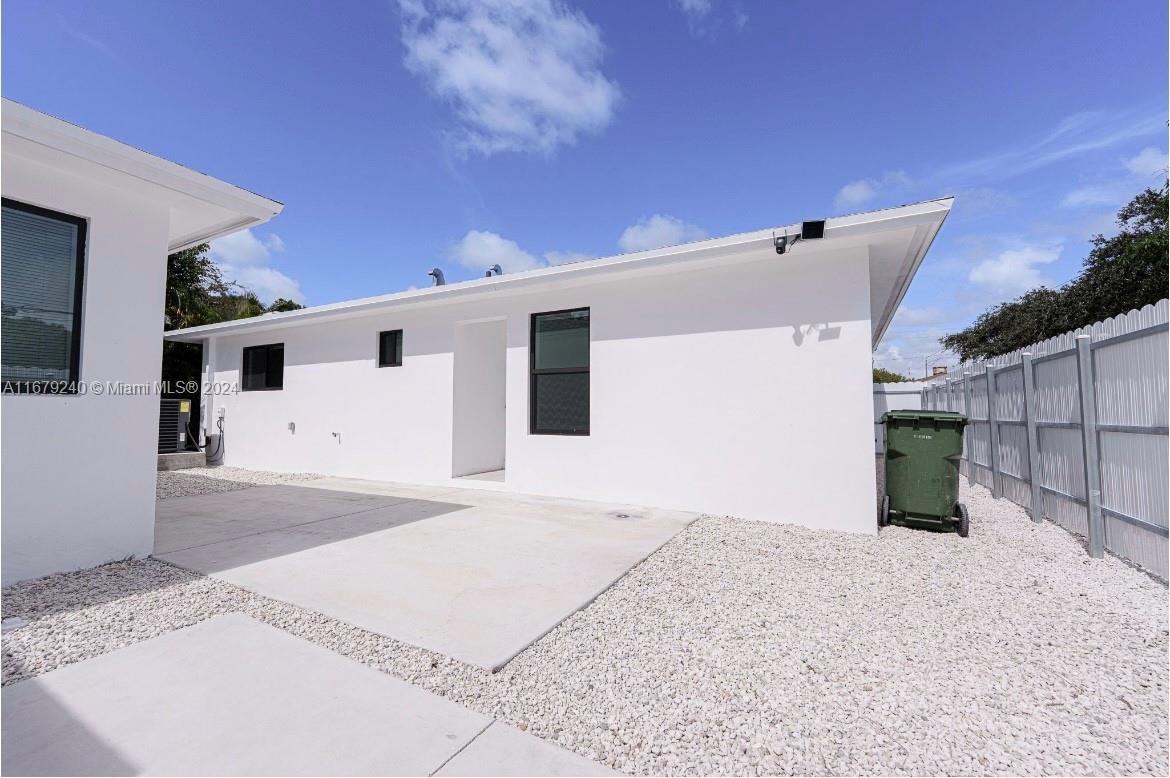 516 NW 47th Ter