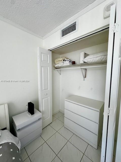 3200 Collins Ave # 7 Unit: 7-7