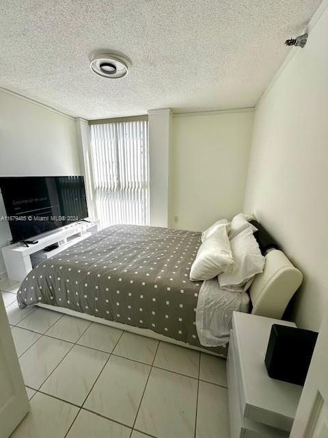 3200 Collins Ave # 7 Unit: 7-7