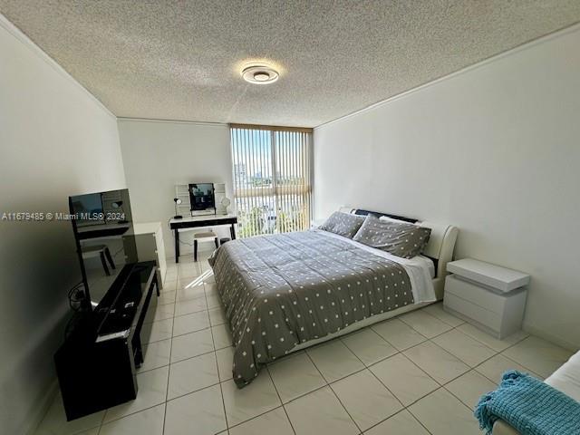 3200 Collins Ave # 7 Unit: 7-7