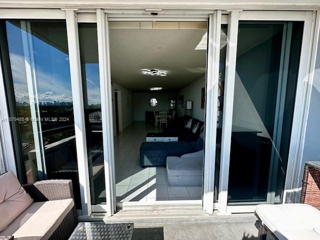 3200 Collins Ave # 7 Unit: 7-7