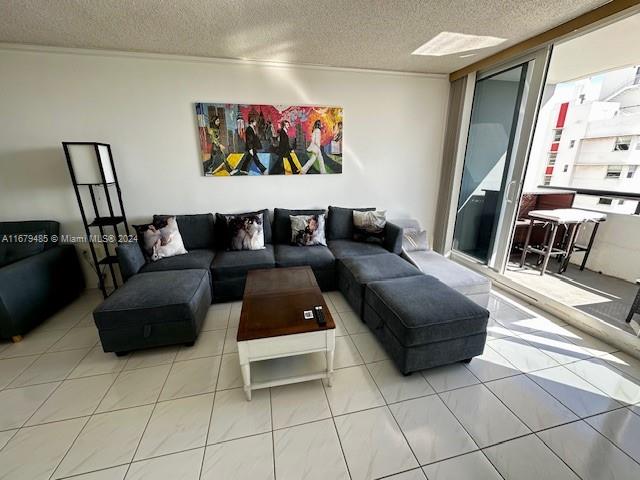 3200 Collins Ave # 7 Unit: 7-7