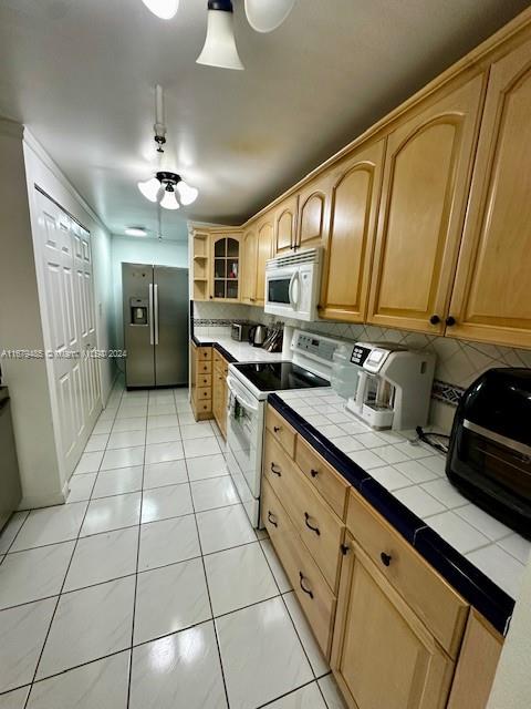 3200 Collins Ave # 7 Unit: 7-7