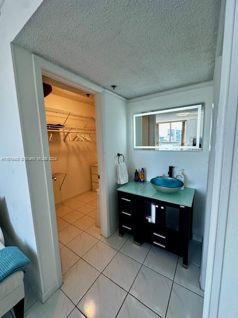 3200 Collins Ave # 7 Unit: 7-7