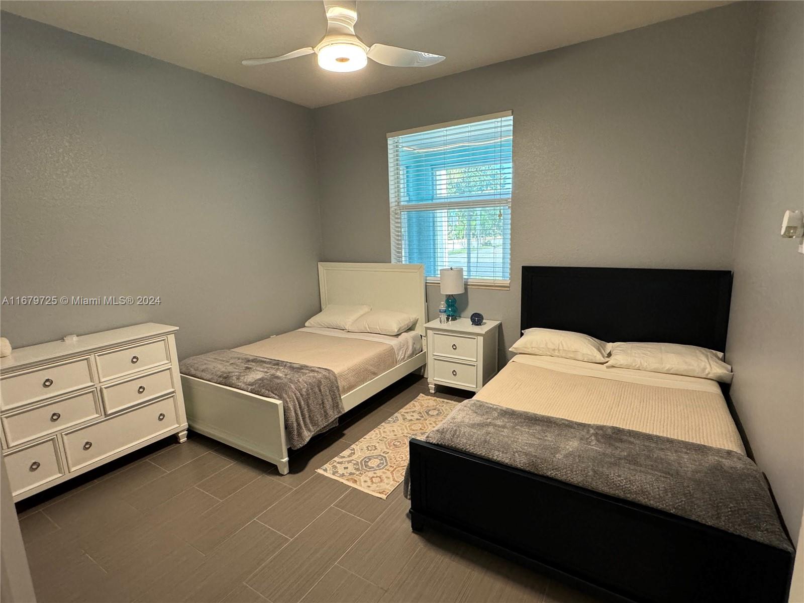 350 SW 2nd Ave # 350