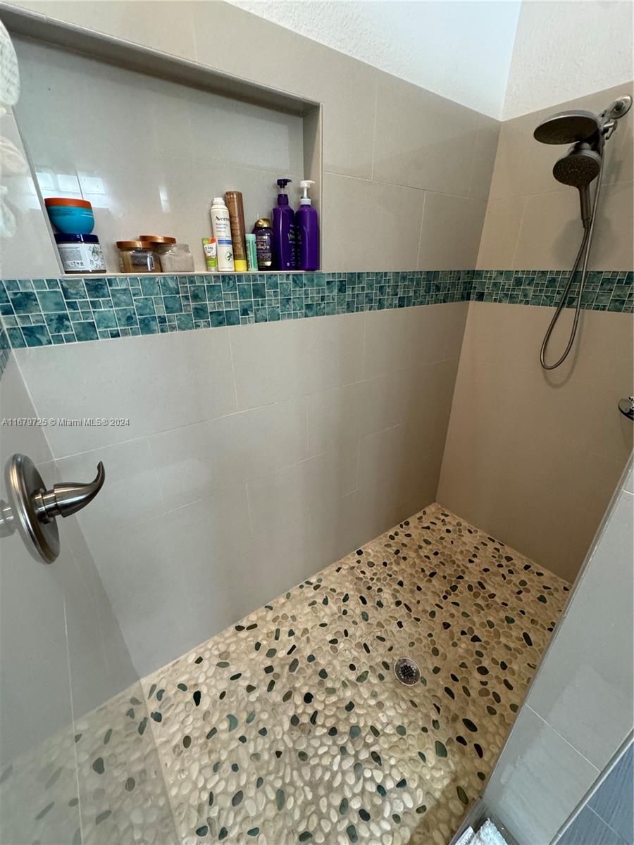 350 SW 2nd Ave # 350