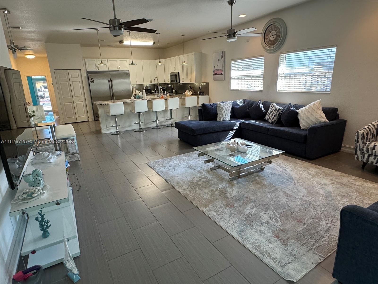 350 SW 2nd Ave # 350