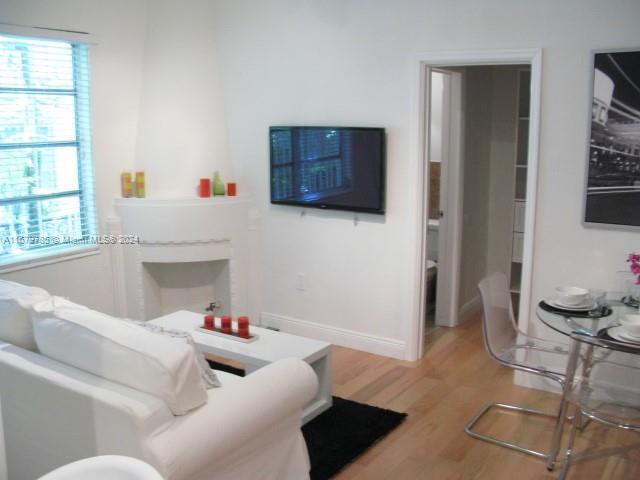 1525 Meridian Ave # 109