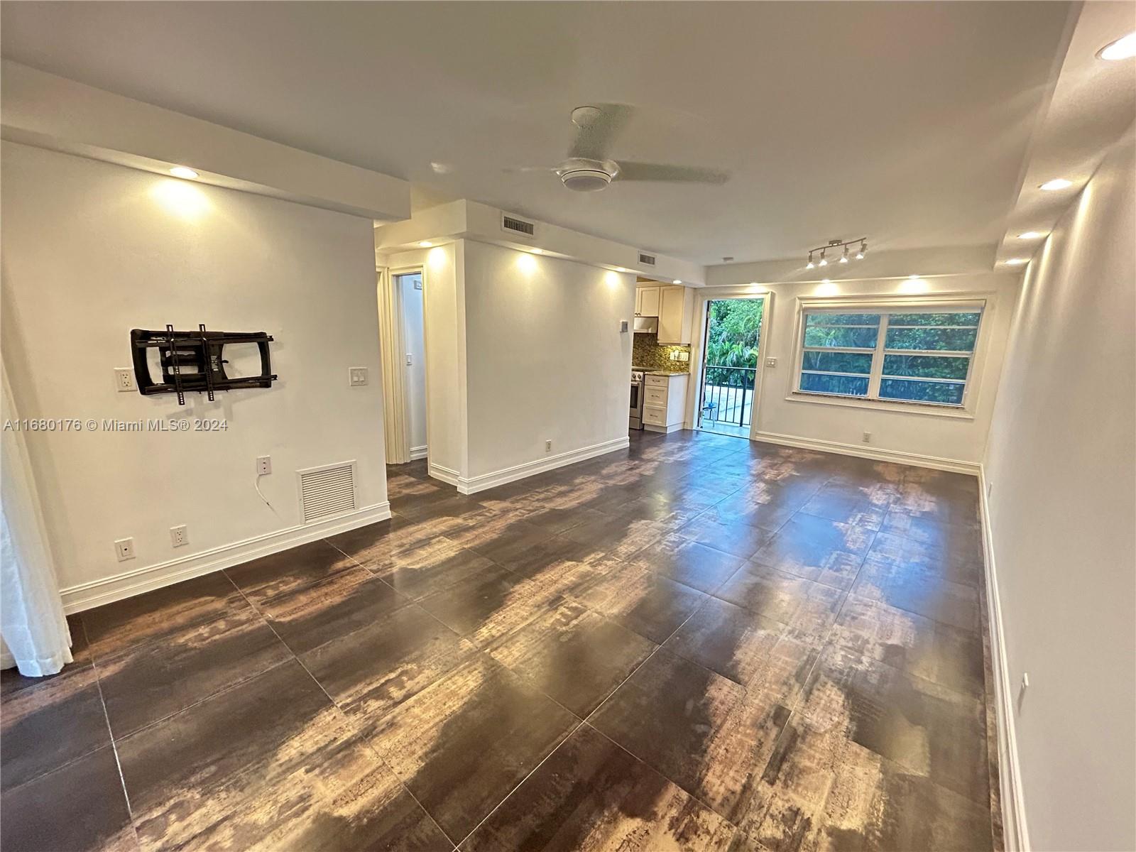 4143 N Ocean Blvd # 207