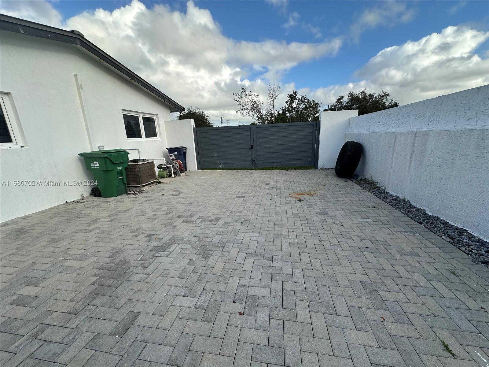 9840 Colonial Dr