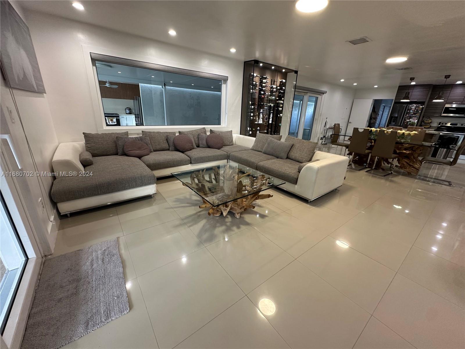 9840 Colonial Dr