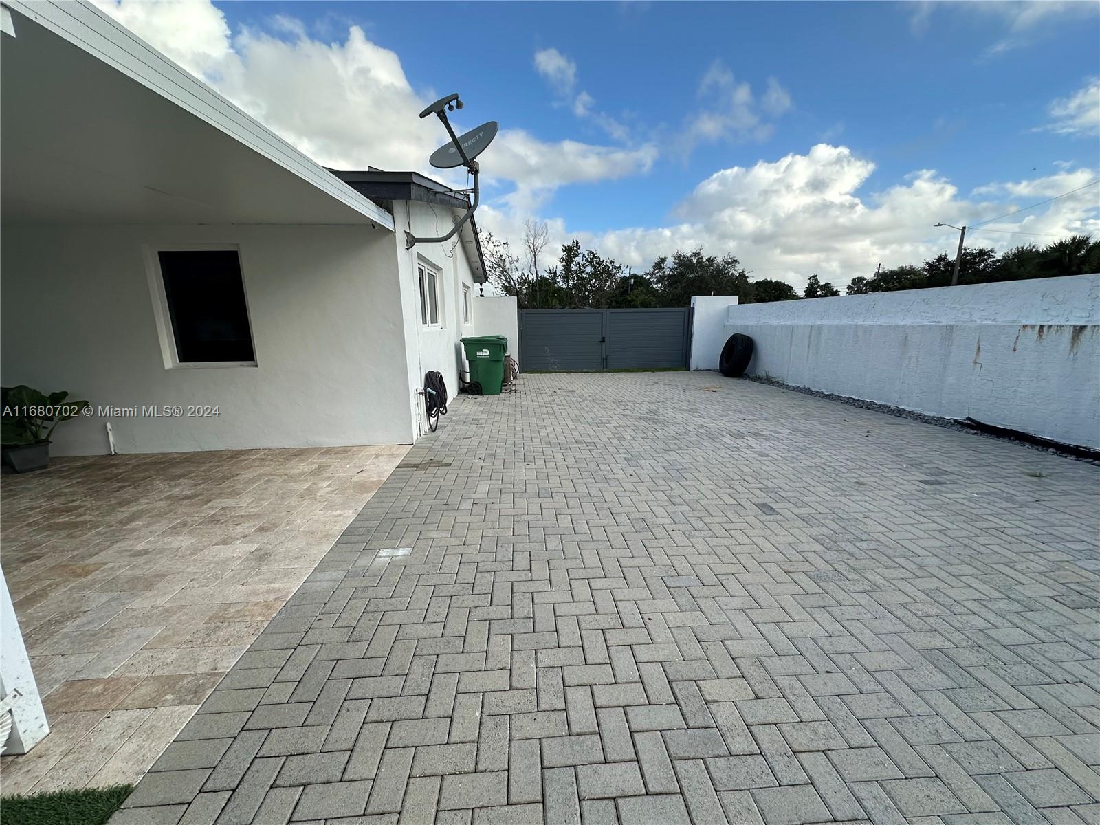 9840 Colonial Dr