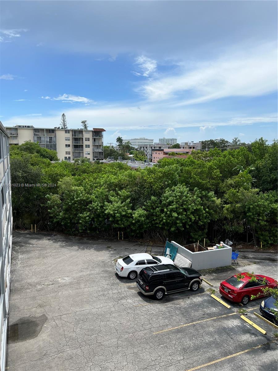 1515 NE 125th Ter # 411