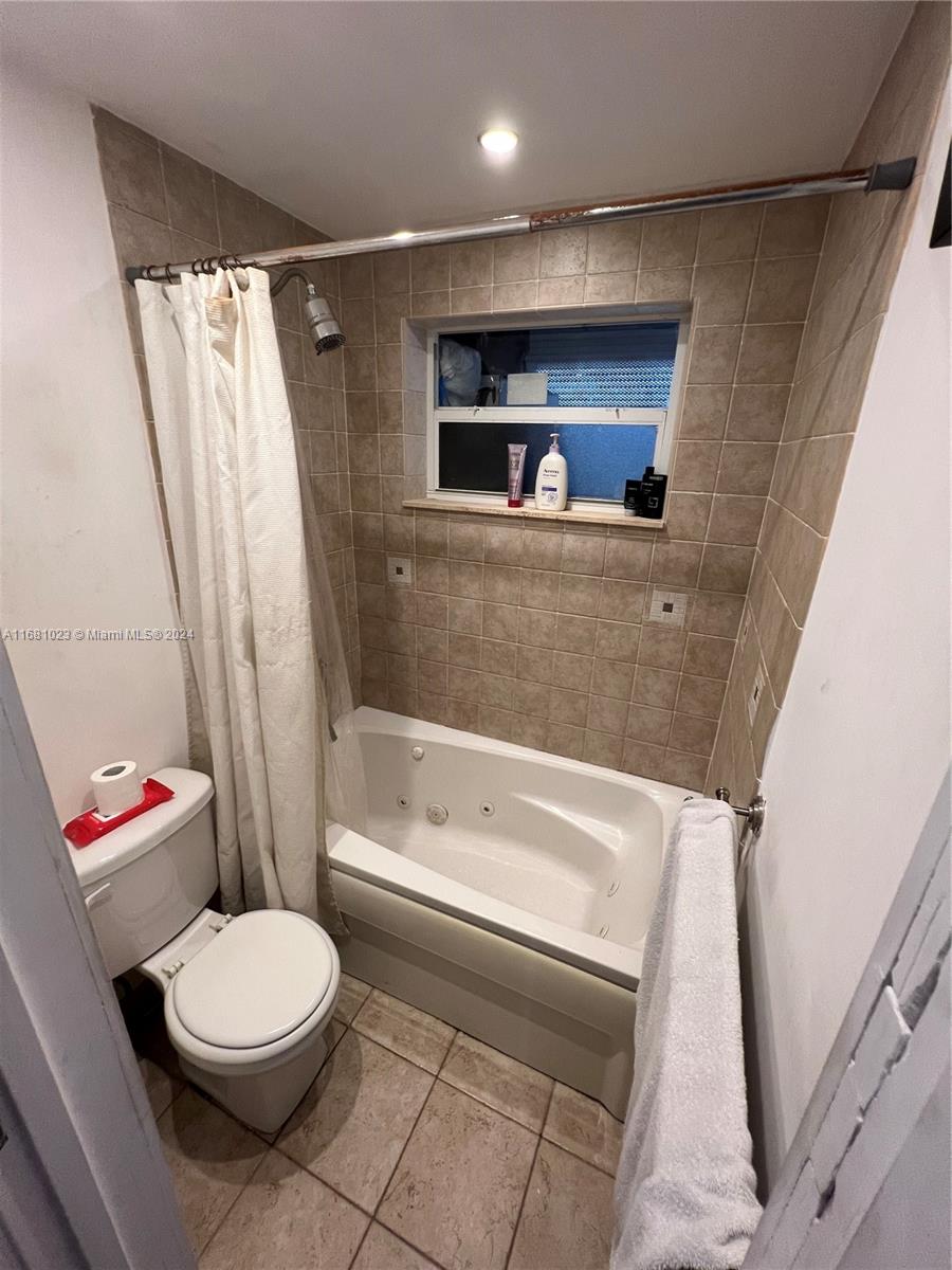 1515 NE 125th Ter # 411