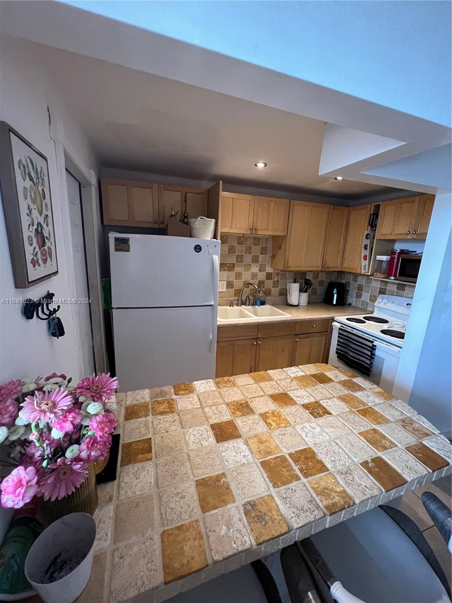 1515 NE 125th Ter # 411