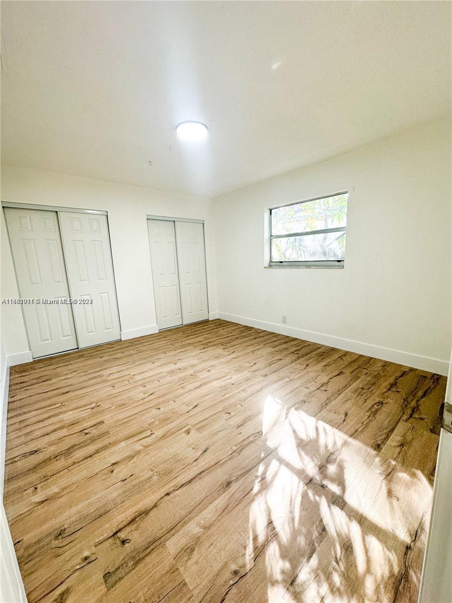 6040 SW 35th St Unit: front
