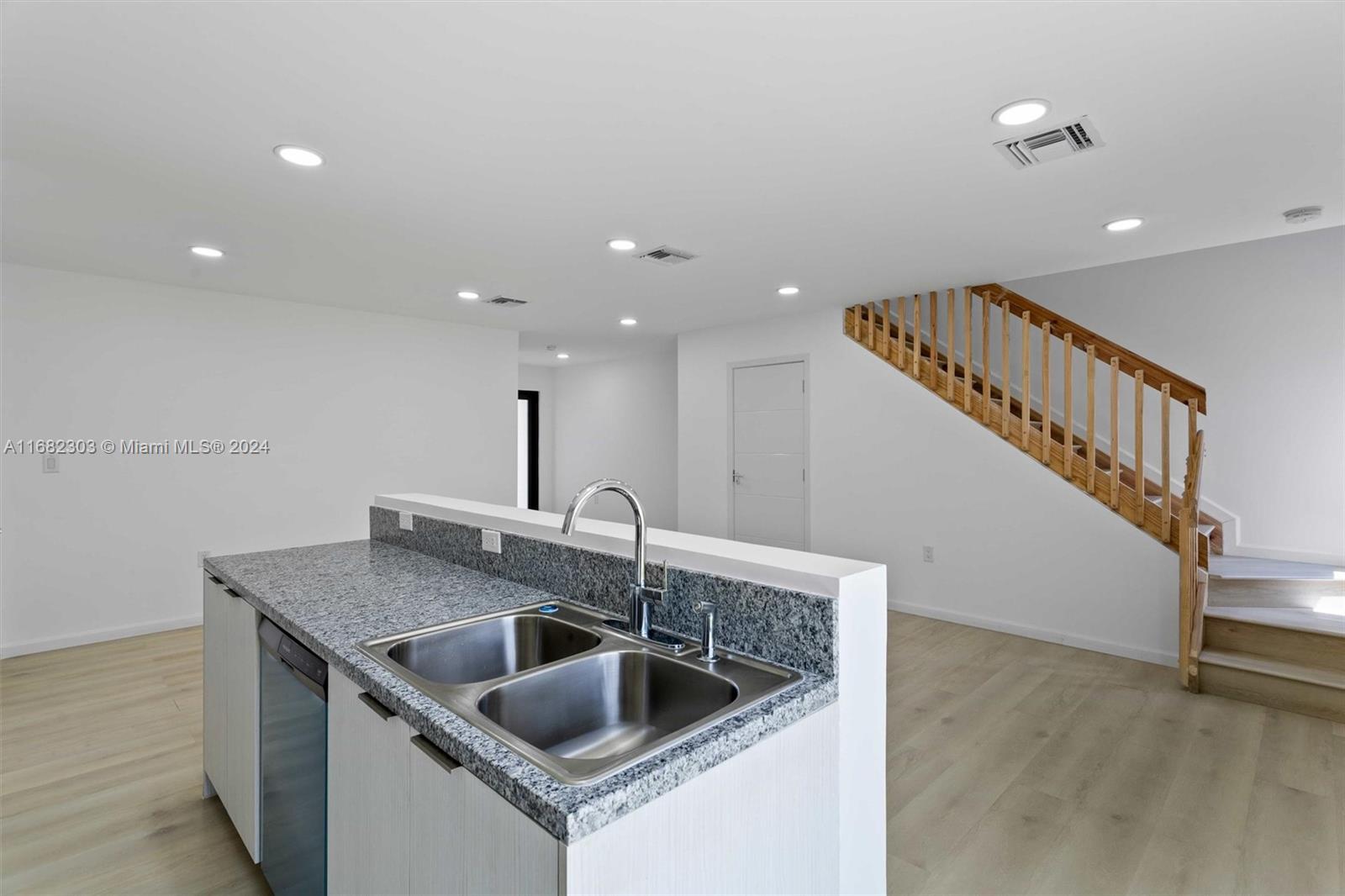 530 NW 7 STREET # 3