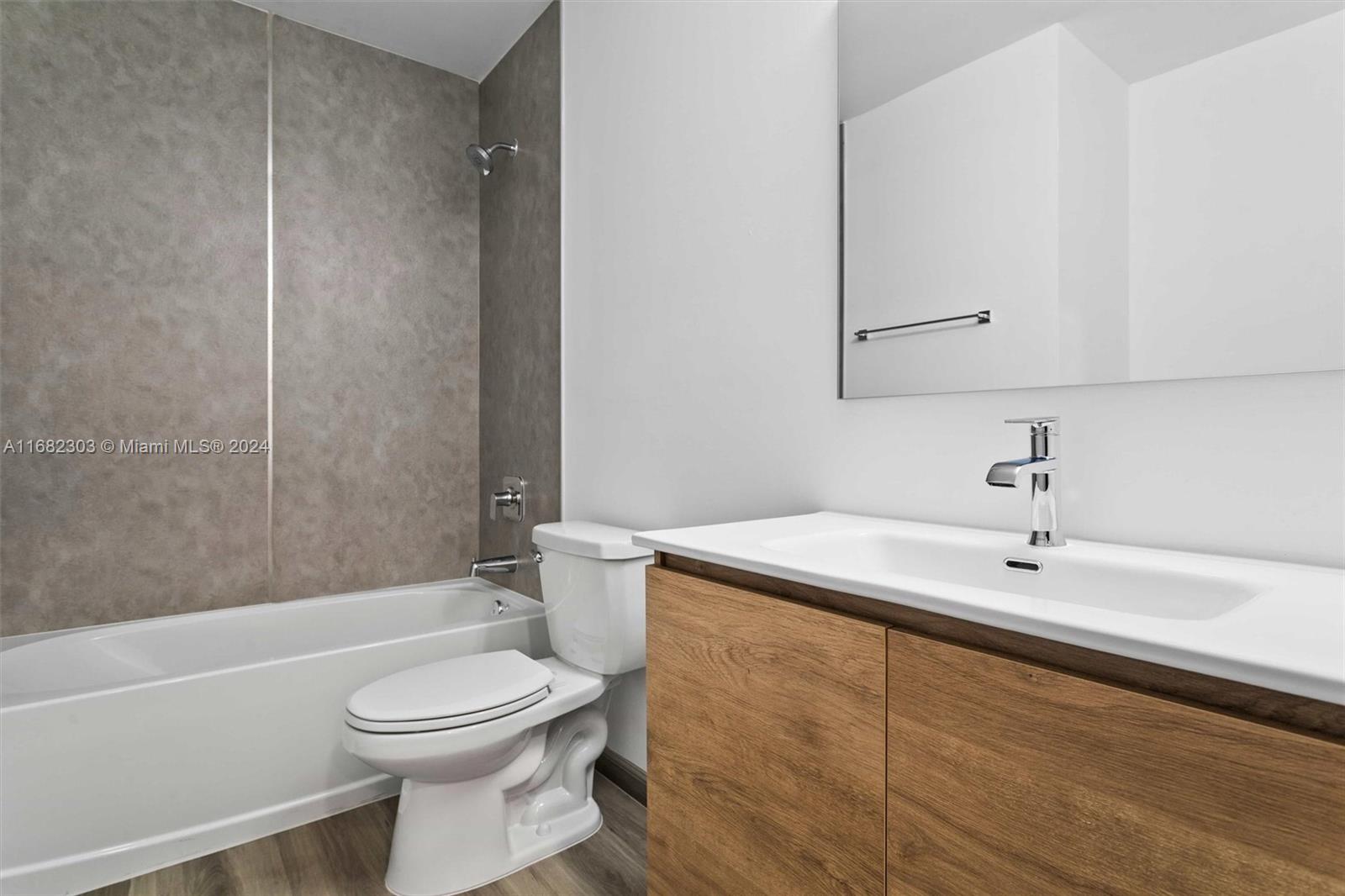 530 NW 7 STREET # 3