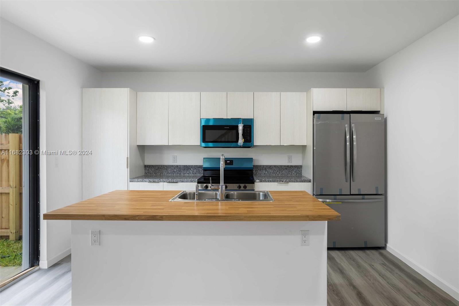 530 NW 7 STREET # 3