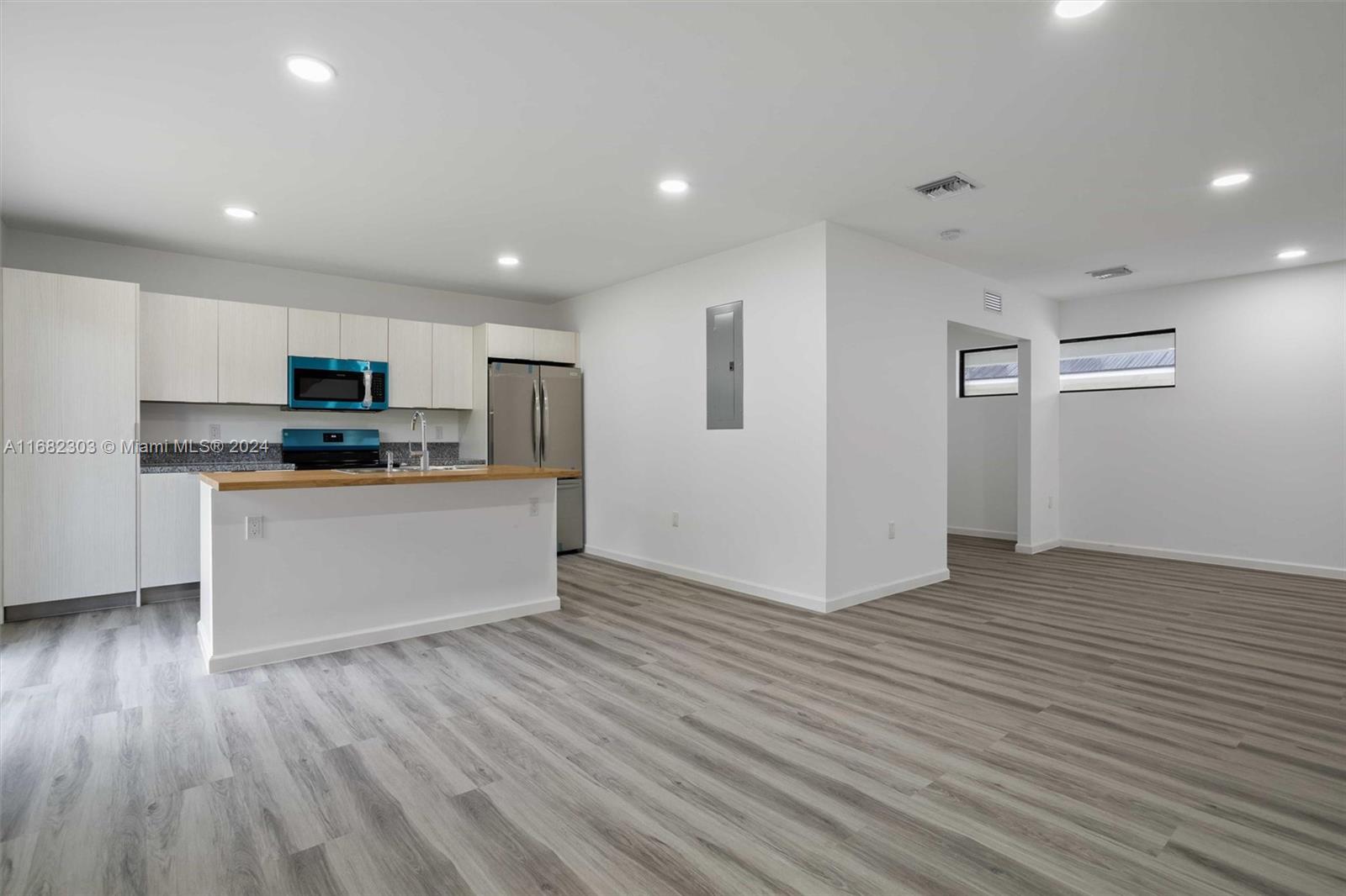 530 NW 7 STREET # 3