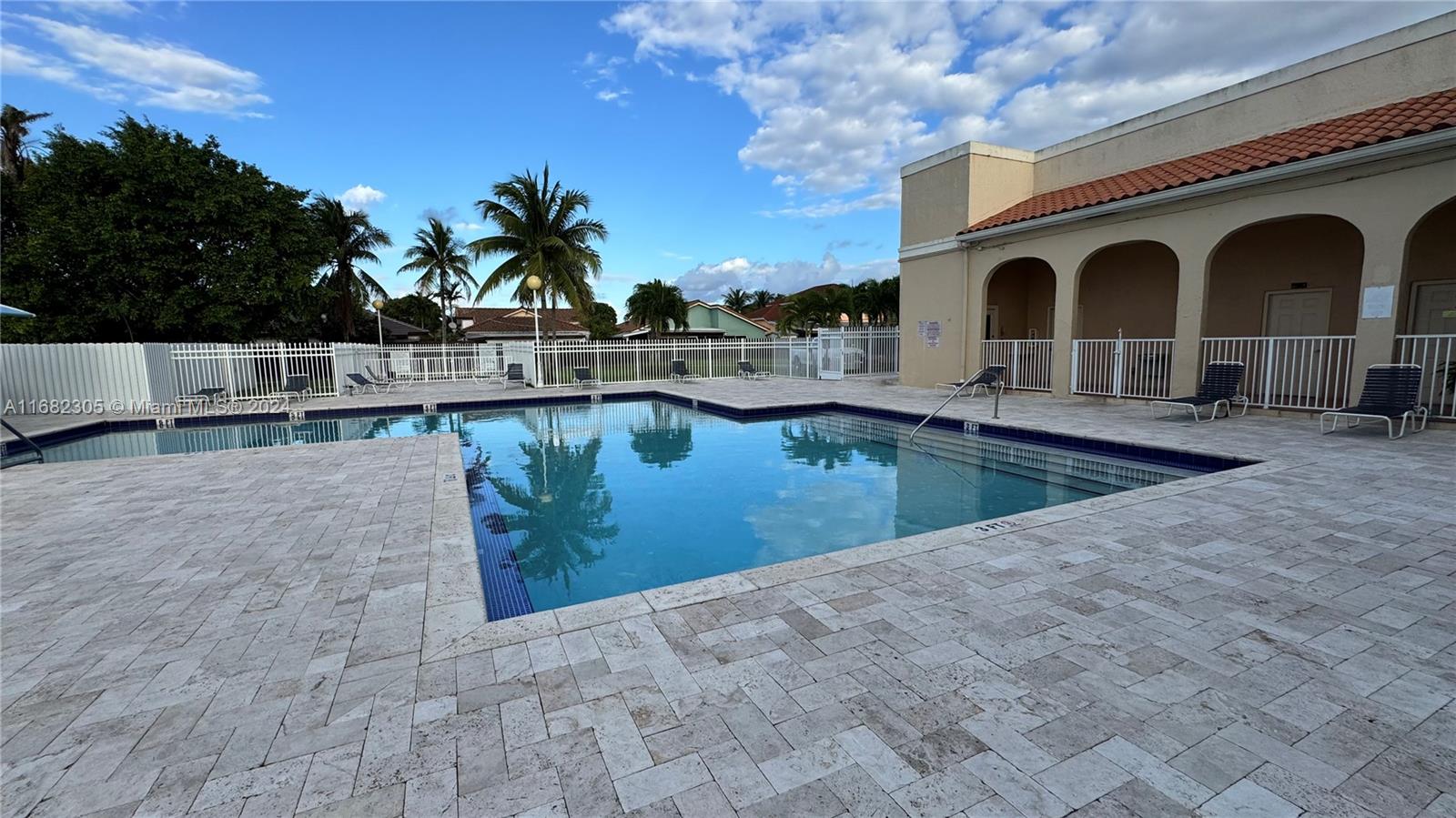 695 NW 126th Ct