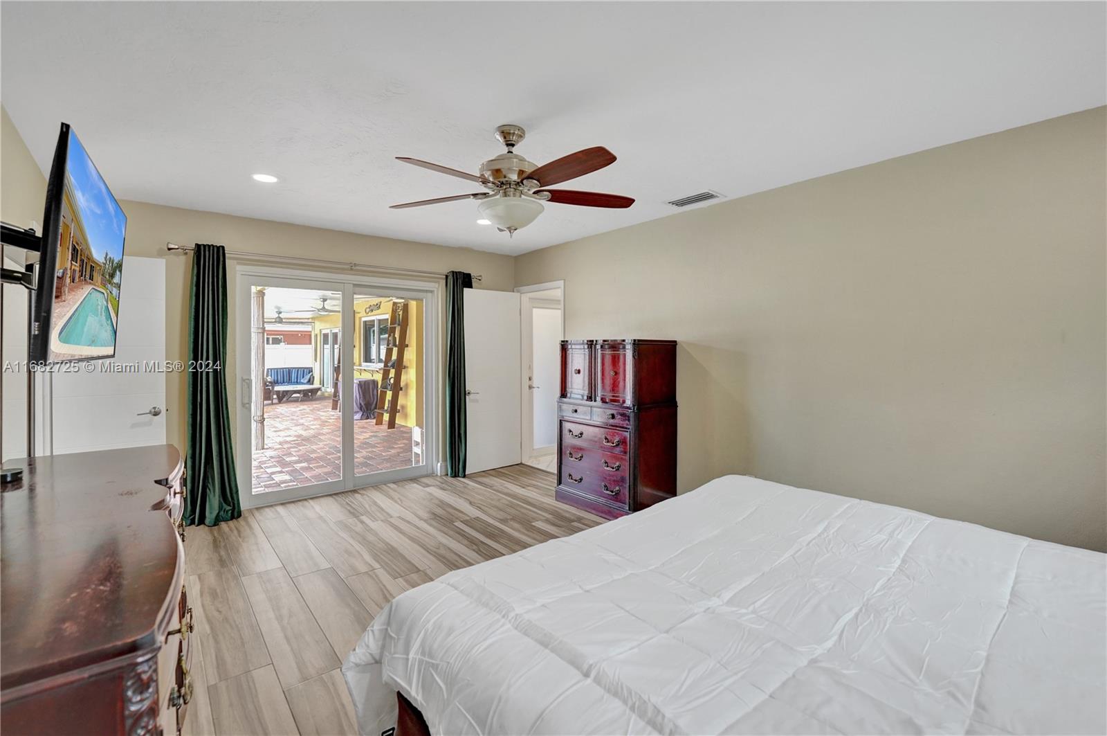 10540 NW 18th Place