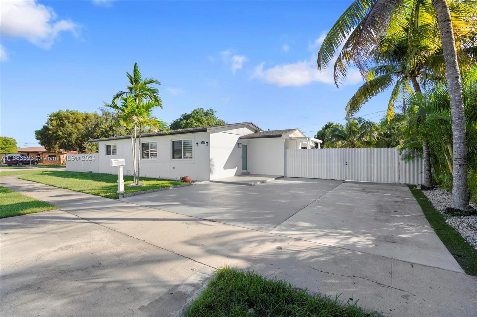 11460 Douglas Dr